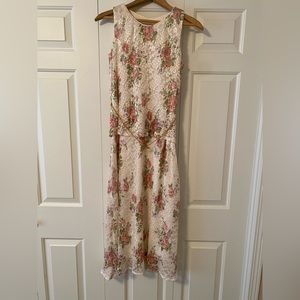 1990’s Vintage Floral Petite Dress with detailed Gold Chain around waist.